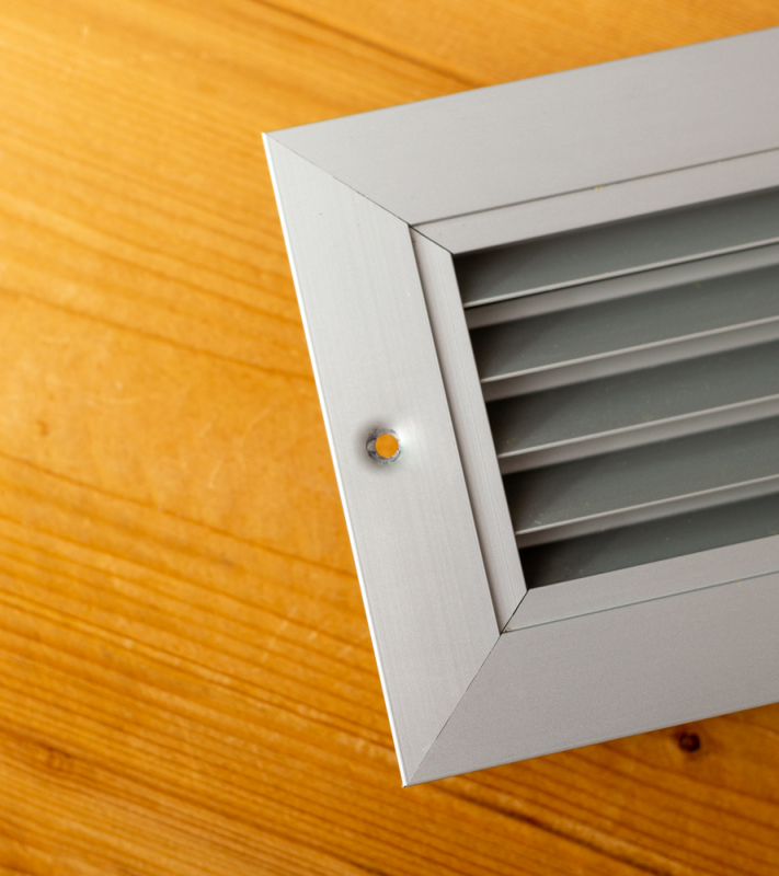 Aluminium deurrooster 450x100mm met tegenkader en schroefgaten in de flens - Verzonken schroefgaten in de flens