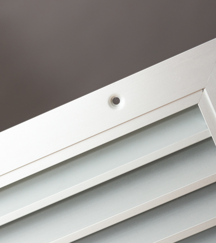 Aluminium doorvoer en overstroomrooster 600x500mm met schroefgaten - Verzonken schroefgaten