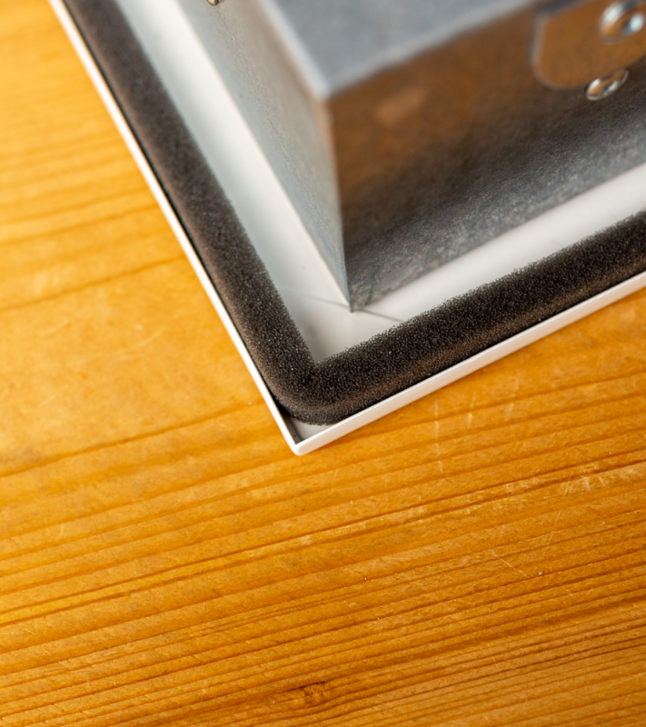 Geperforeerd retour rooster voor vaste plafonds met bovenaansluiting Ø 315mm - Luchtdichte foam 