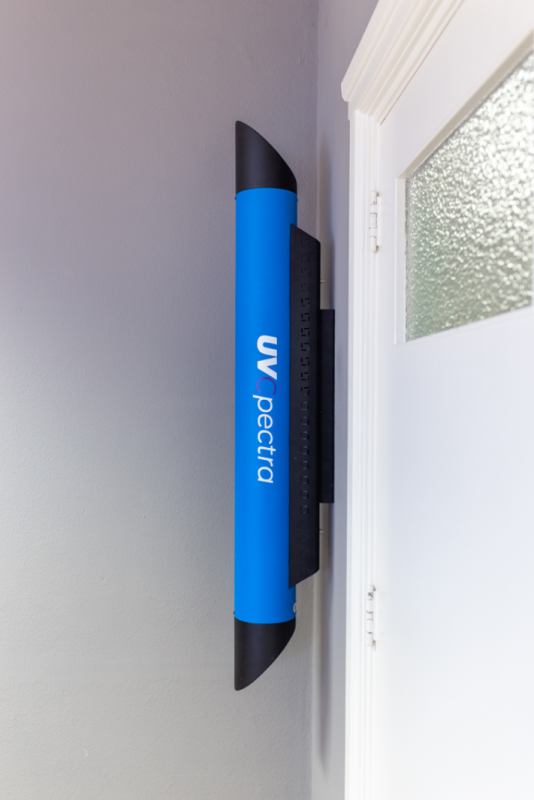 Ultra moderne uv-c luchtreiniger met speciale philips lampen en eenvoudige bediening via WIFI - Standaard wandbeugel meegeleverd 