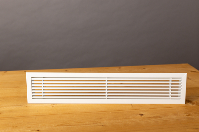 Vensterbankrooster 1500x200mm met vaste lamellen en vlakke flens