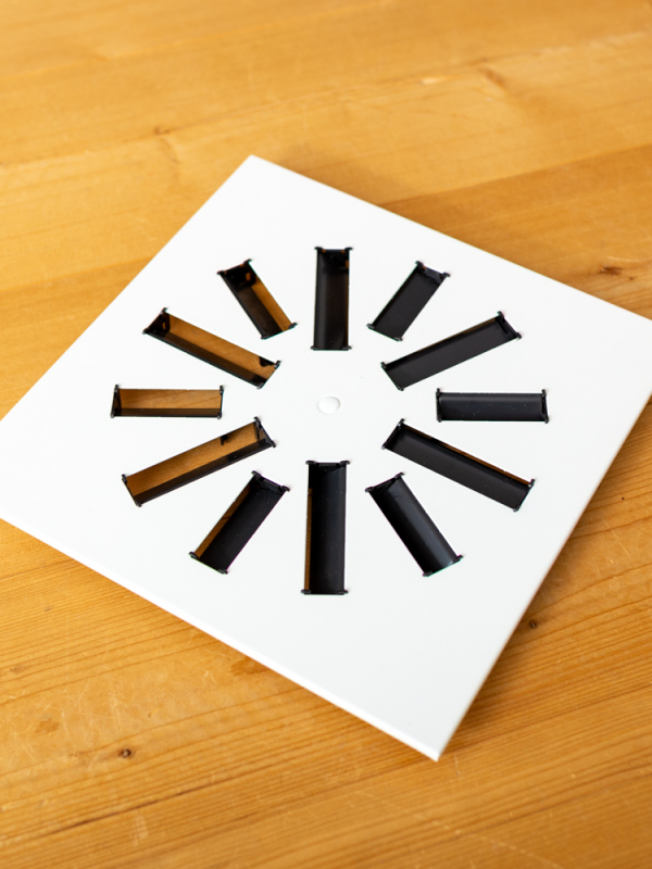 Instelbaar wervelrooster met 12 sleuven voor een systeemplafond van 294x294mm zonder plenum - Modulair plafond van 294x294mm