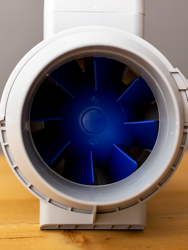 Kunststof 230v mixed flow kanaalventilator met maximaal 560 m3/h en aansluitingen Ø 160mm - Mix flow waaier 