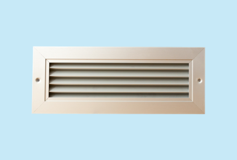 Aluminium deurrooster 200x100mm met tegenkader en schroefgaten in de flens